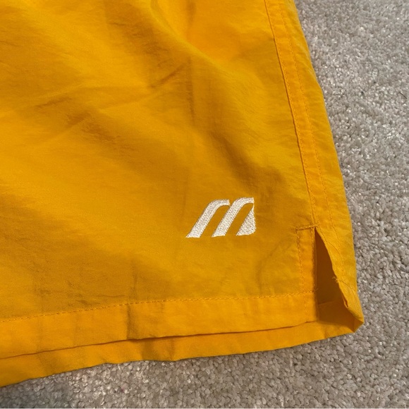 Vintage Mizuno Yellow Swim Shorts Men’s Size Large With Pockets - Picture 3 of 4
